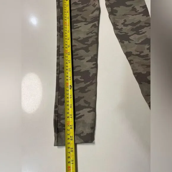 SPANX Look at Me Now Seamless Leggings | Green Camo | Small | Retail $118 - Picture 8 of 9